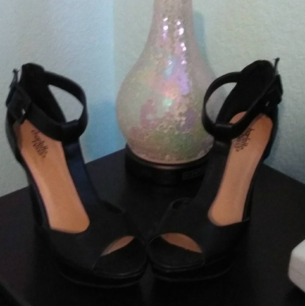 Open toe wedges